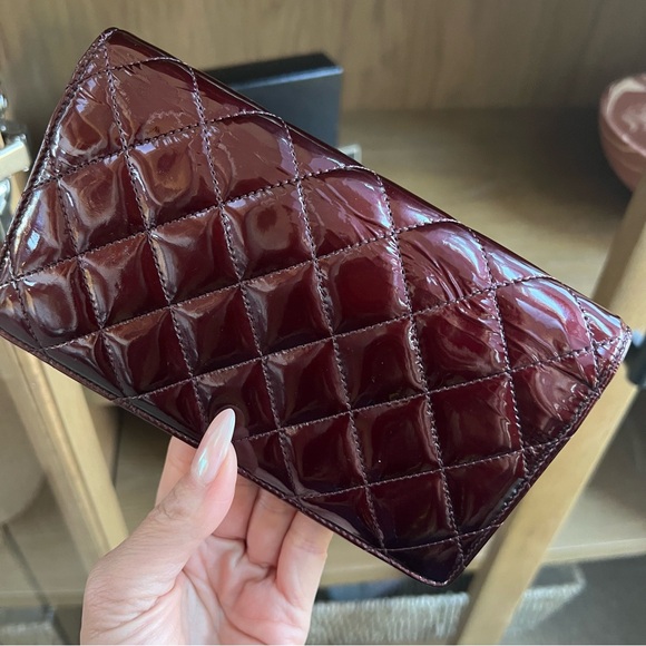 ✨RARE✨Chanel Burgundy Quilted Patent Leather Brilliant Wallet - FULL SET - Picture 9 of 14